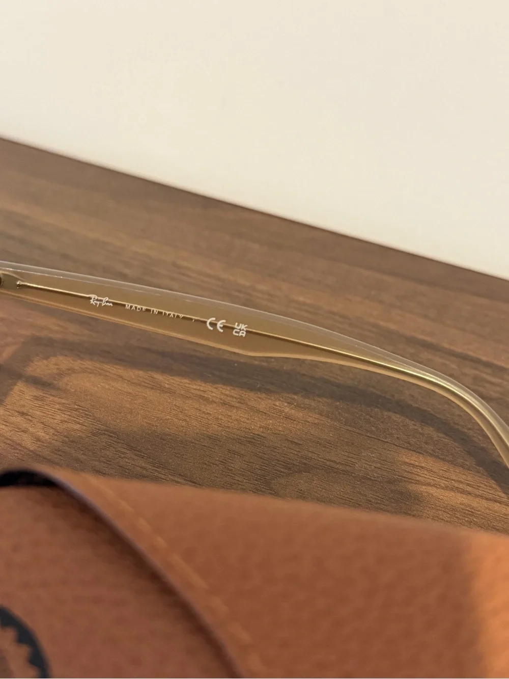 Ray-Ban light brown wayfarer Sunglasses with Tan Case
